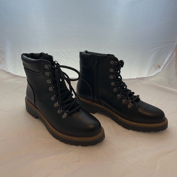 Black lace up booties, size 11 with fur tongue - Picture 3 of 6